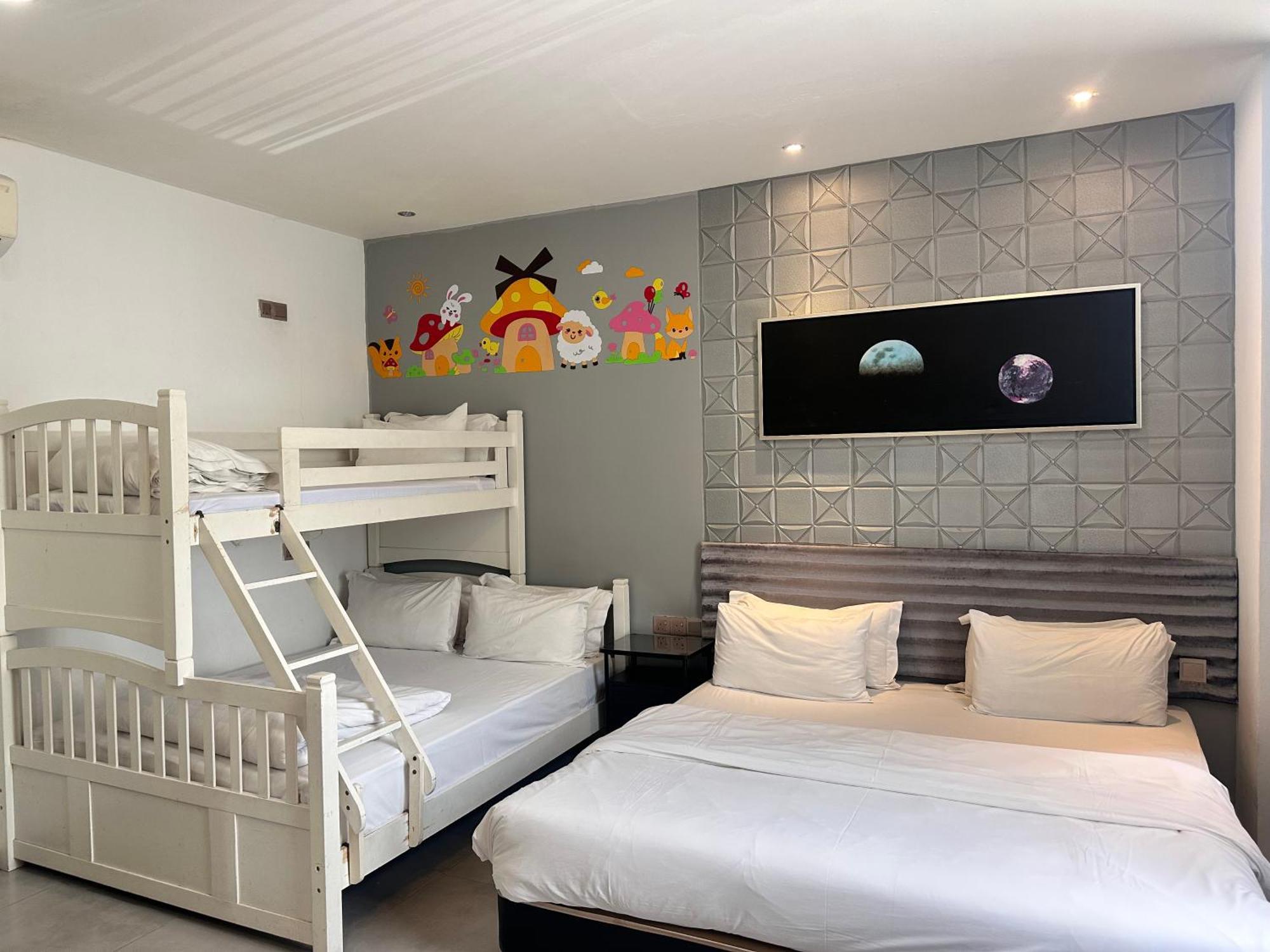 M Design Hotel @ Shamelin Perkasa — Photos 1